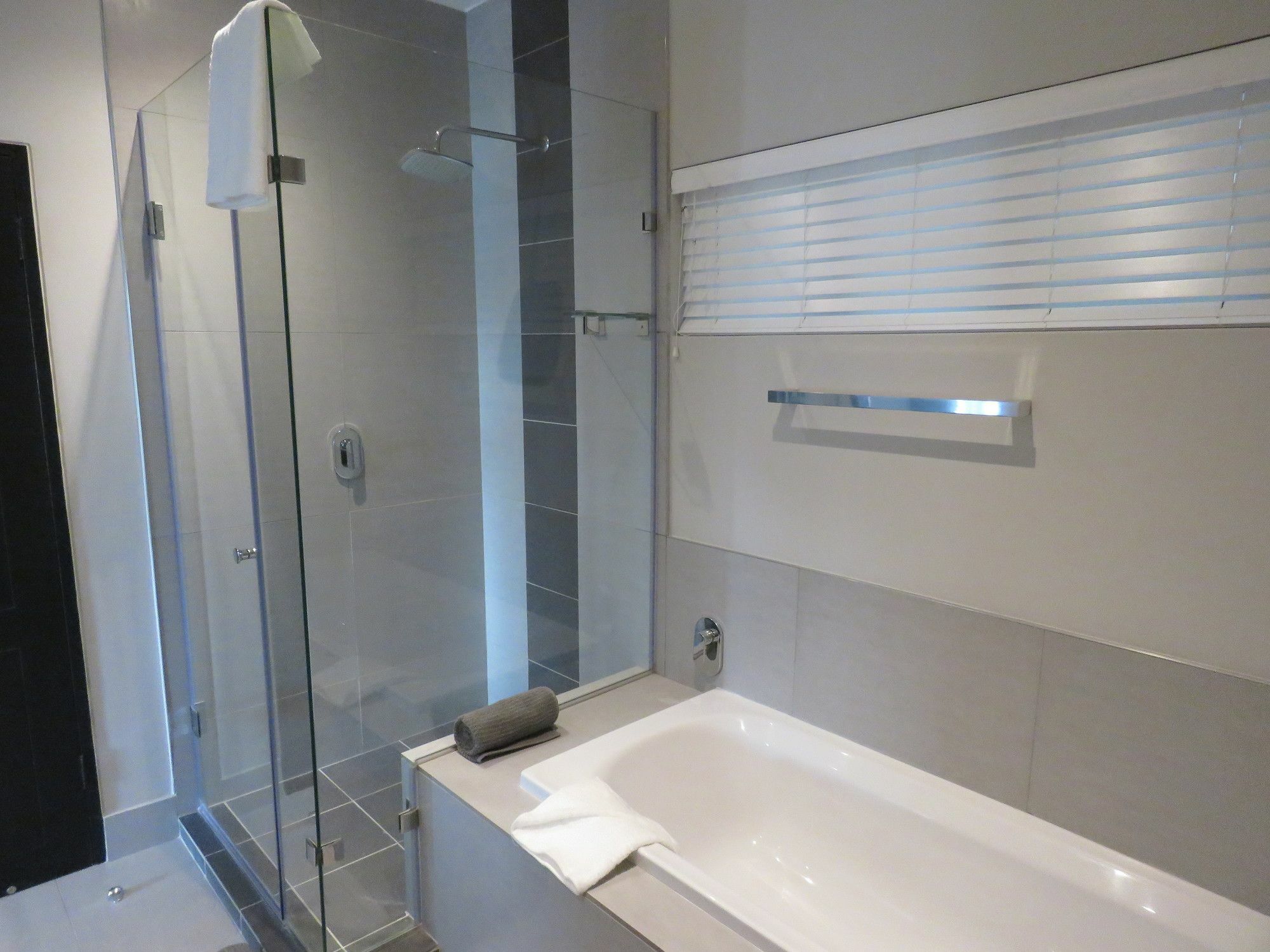Mint Hotel Rosebank Johannesbourg Extérieur photo